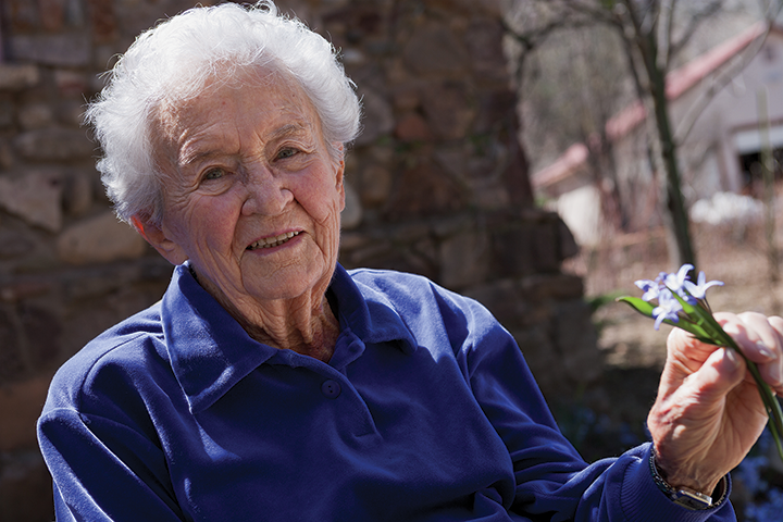 Renowned educator gives back to teaching